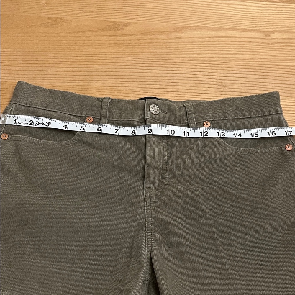 GAP Women's Light Green Jean Shorts Corduroy Women Size 8 - Picture 3 of 8